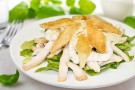 САЛАТ ЦЕЗАРЬ С КУРИНОЙ ГРУДКОЙ
