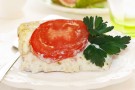 РЫБА САЙДА ЗАПЕЧЕННАЯ С ПОМИДОРАМИ И СОУСОМ ТАР-ТАР