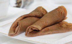 БЛИНЧИКИ ШОКОЛАДНО-КОФЕЙНЫЕ С МАСЛОМ