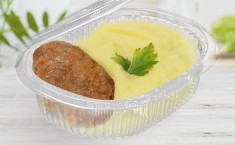 КОТЛЕТА ДОМАШНЯЯ С КАРТОФЕЛЬНЫМ ПЮРЕ 270Г ПЛ/УП