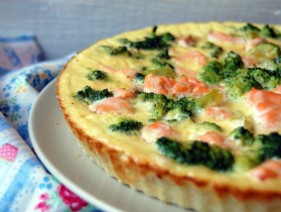 Рецепт: киш с брокколи и лососем
