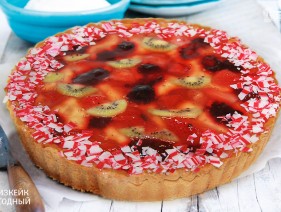 Ягоды и фрукты к зимнему столу